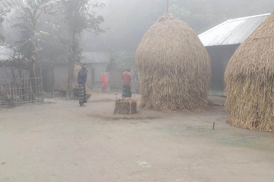 Kurigram shivers as mercury falls to 7.2°C