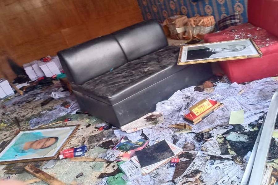 AL candidate ‘attacks’ independent aspirant’s office in Keraniganj