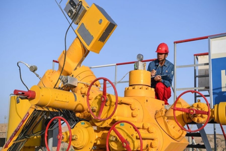 China's natural gas output growth quickens in 2019