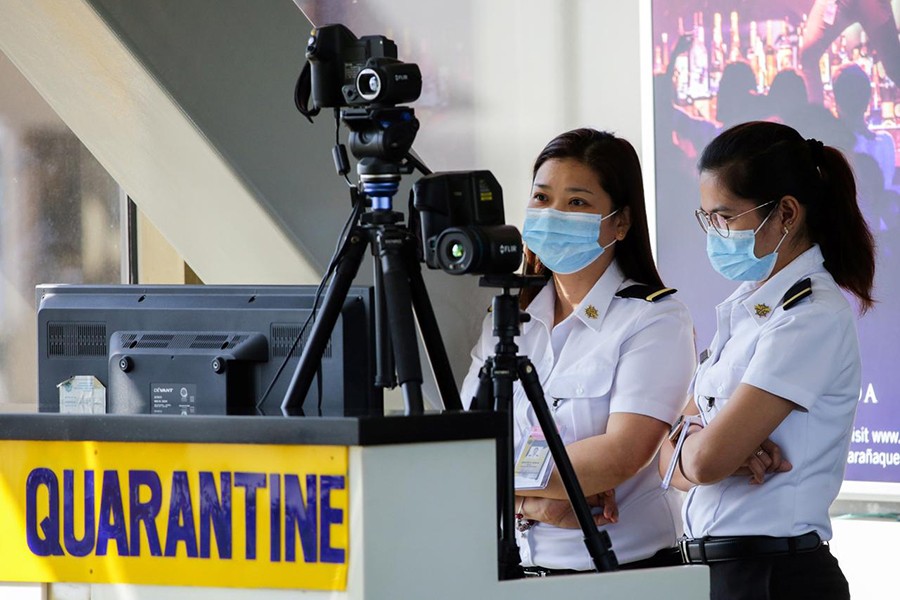 Philippines halts visas on arrival for Chinese amid virus fears