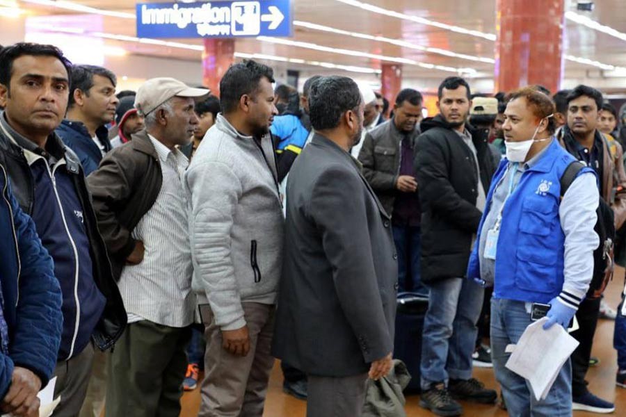 148 Bangladeshis voluntarily return home from Libya