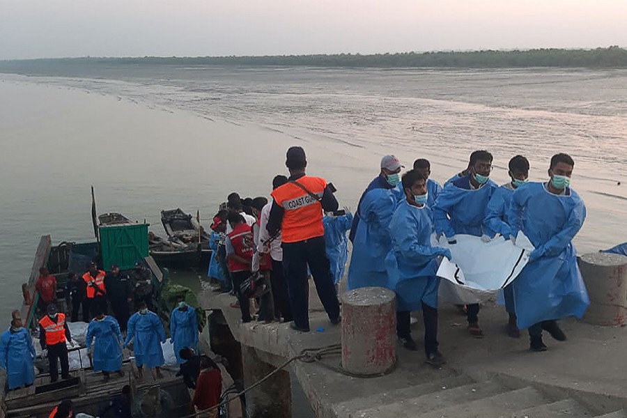 Case filed against 19 over trawler capsize