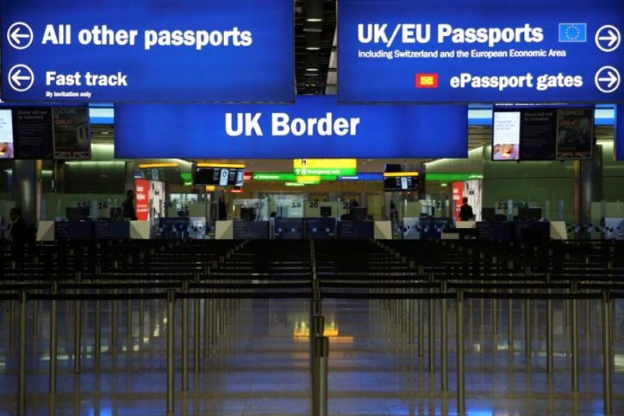 UK to put immigration curbs on low-skilled labour