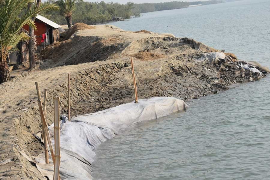 A partial view of the embankment at Koyra Upazila in Khulna district	— UNB