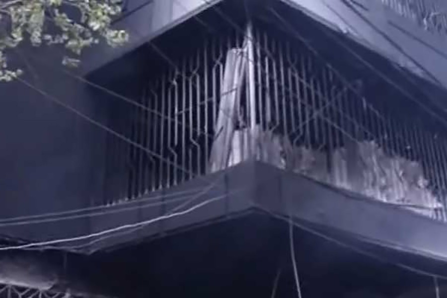 Three people die in city fire