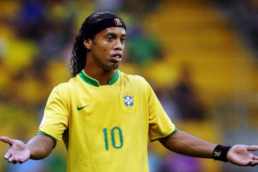 Ronaldinho arrested for alleged passport fraud