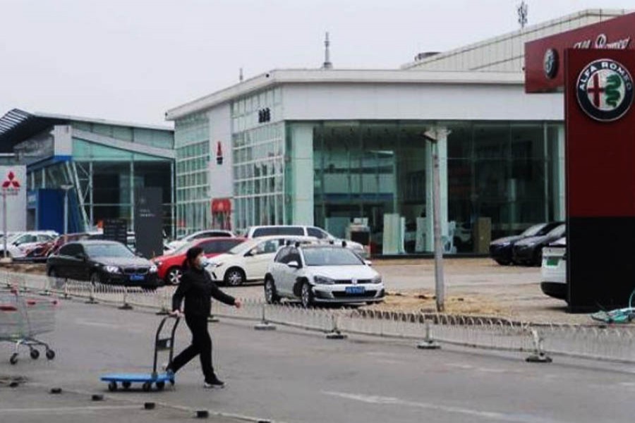 China's car sales post biggest monthly drop ever