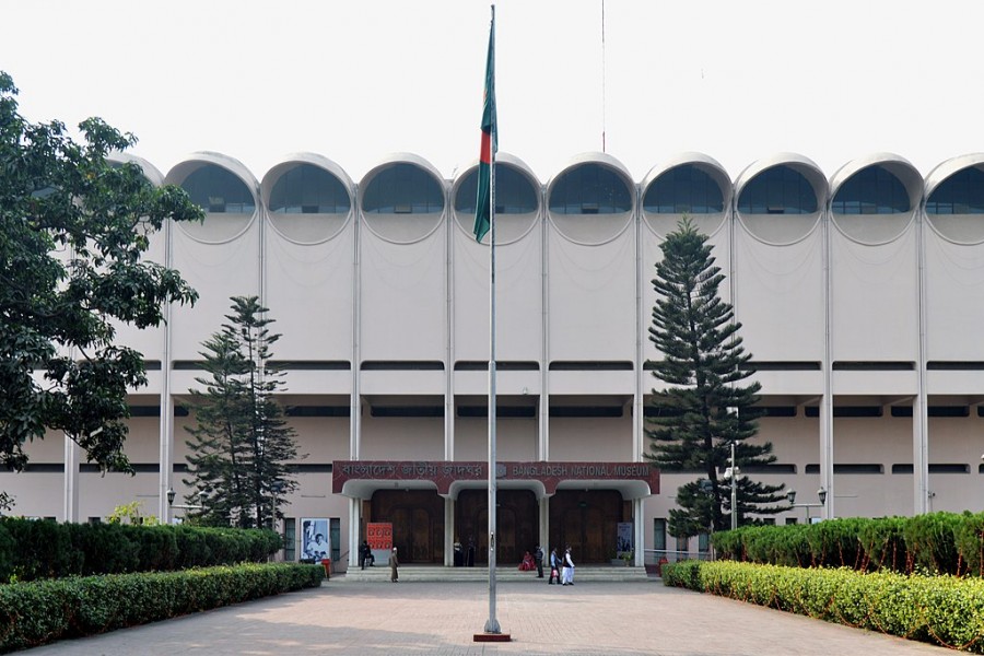 Govt closes archaeological sites and museums until Apr 2