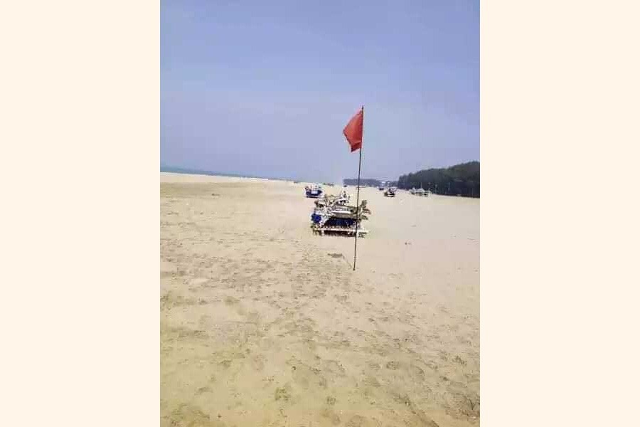 Cox’s Bazar sea beach empty after govt ban