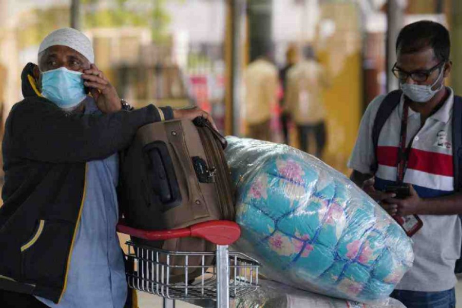 Virus outbreak: Overseas returnees asked to contact police