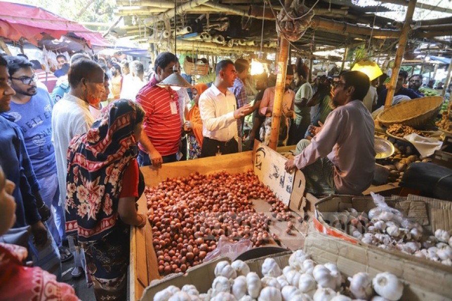 Govt scraps leave for TCB, consumer rights officials to keep prices stable