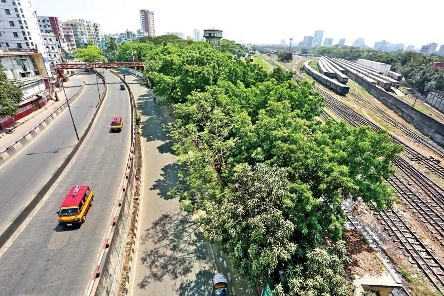 Shutdown stings Dhaka’s poor