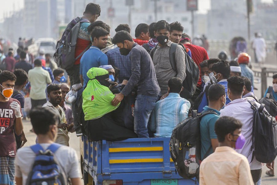 10 million mobile subscribers left Dhaka before March 26