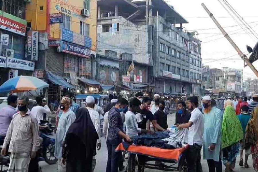 Some city dwellers reluctant to maintain social distance