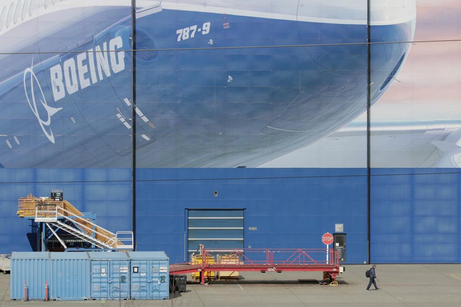 Boeing to offer voluntary layoffs to employees
