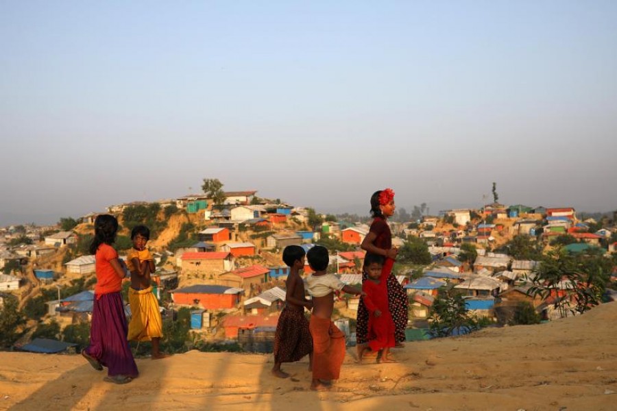 Govt urged to lift internet restrictions at Rohinga refugee camps