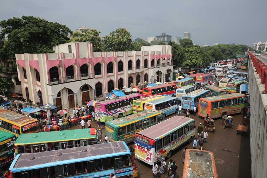 Govt extends public transport suspension until April 11