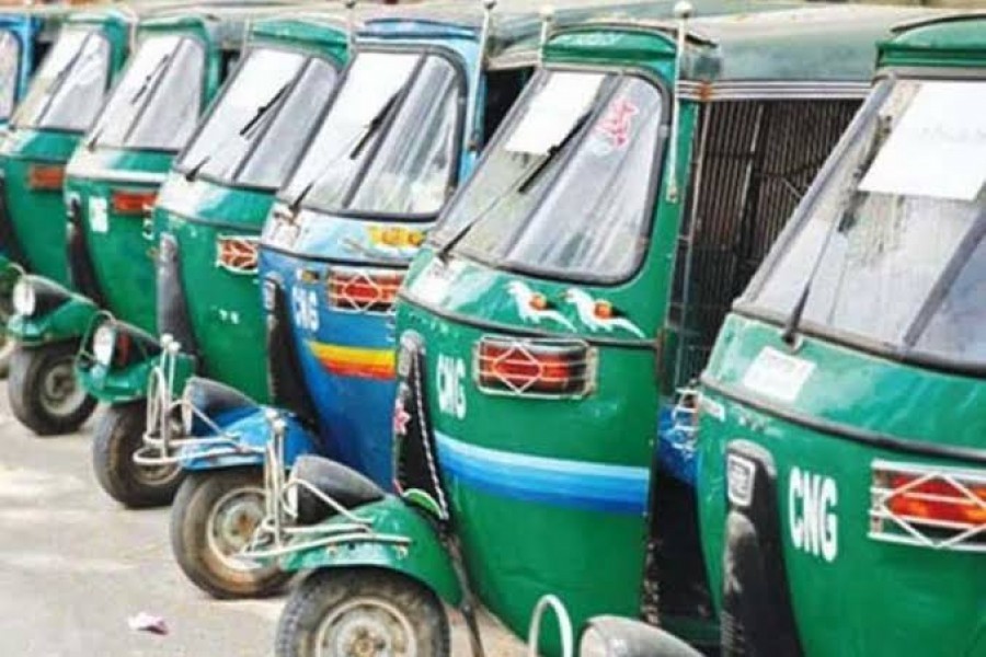 Coronavirus: Auto-rickshaw passing days with miseries without income