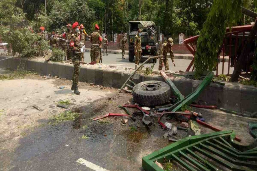 Soldier killed, 21 injured as Army vehicle overturns in city