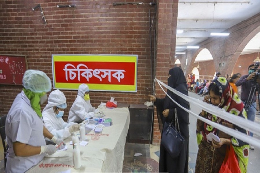 Govt mulls engaging retired doctors, nurses to fight COVID-19