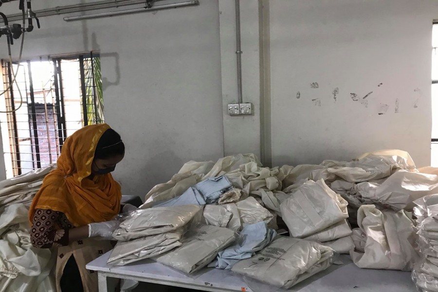 Front-line medical workers to receive Grameen produced PPEs