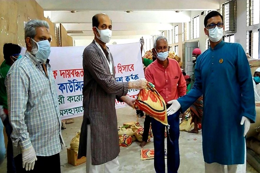 Shippers' Council hands over food items