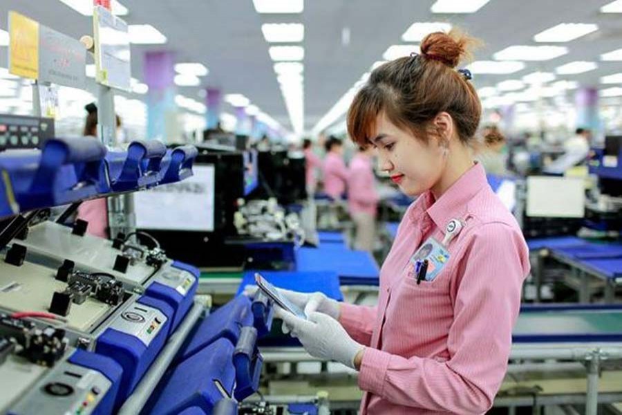 Vietnam earns $16.2b from exporting mobile phones in four months