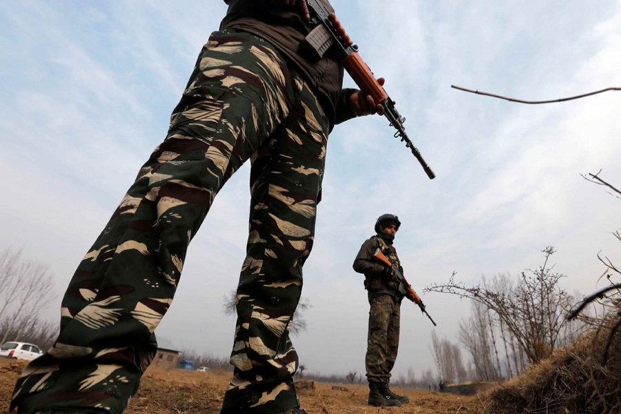 Eight Indian soldiers die in Kashmir gunbattles