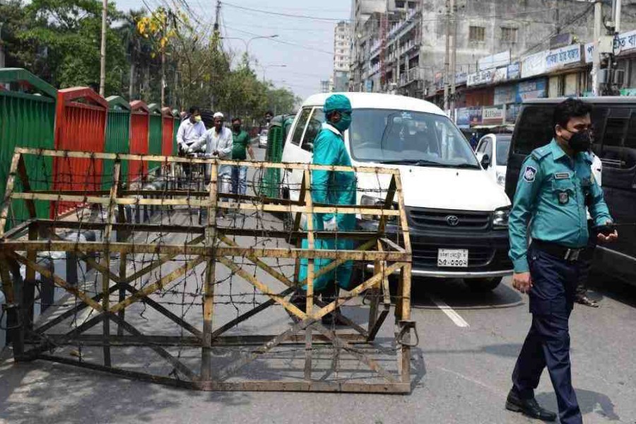 Coronavirus cases shoot up among policemen as lockdown wears on