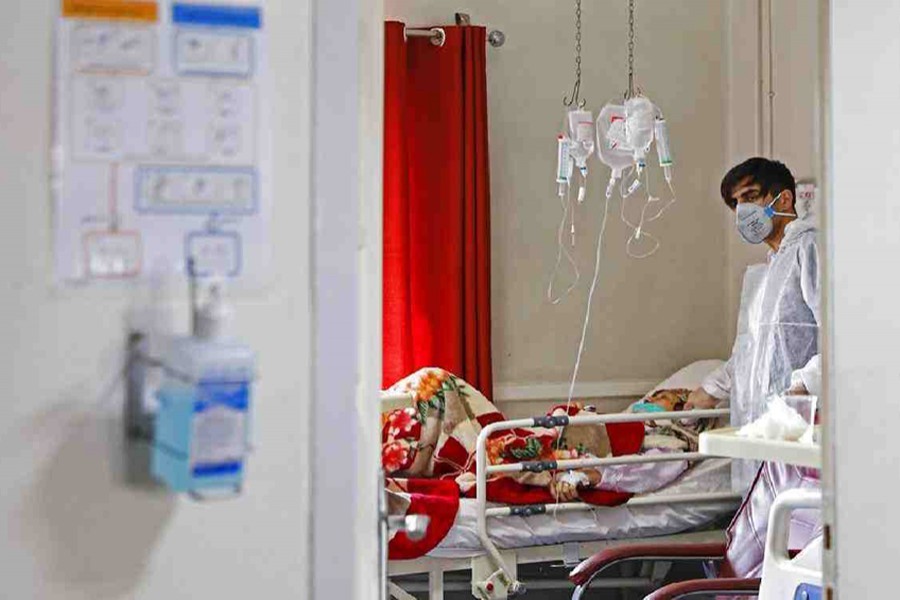DGHS reports three more virus deaths, 790 fresh cases