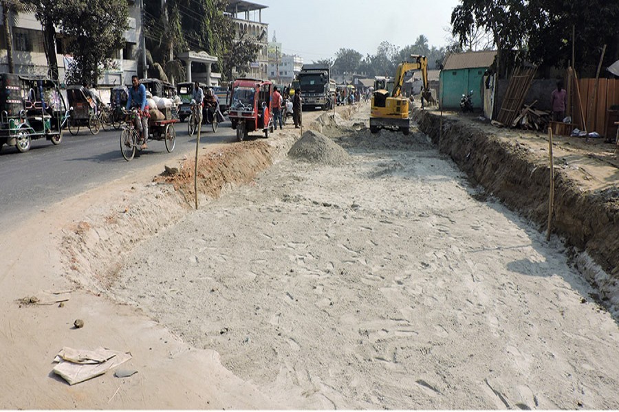 Govt intensify efforts to complete development works at district level