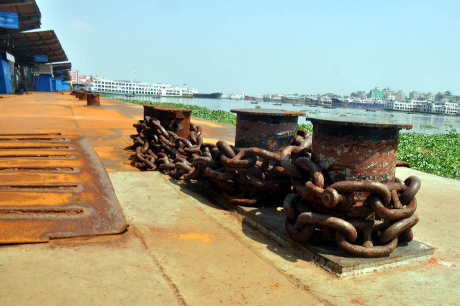 Strict restrictions on public transports until May 30