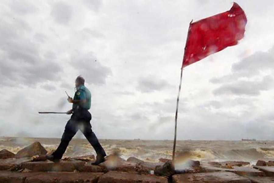 Warning signal No 4 issued as 'Amphan' approaches