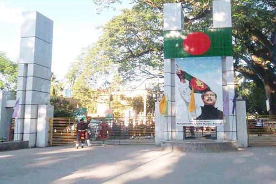 Over 1,000 Bangladeshis return from India through Benapole in four days