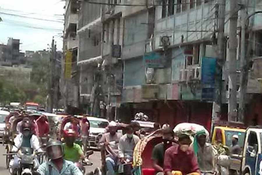 Battery-run rickshaws move to key roads in Dhaka amid shutdown