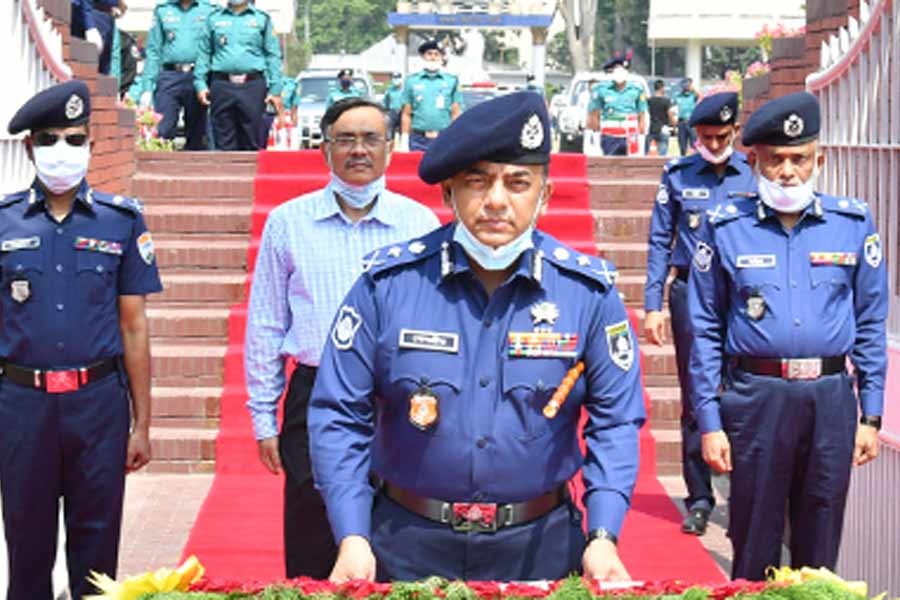 Don’t let people leave and enter Dhaka during Eid holidays: IGP