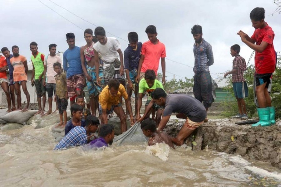 Power outage hits 1.0m people as Amphan hits BD coast