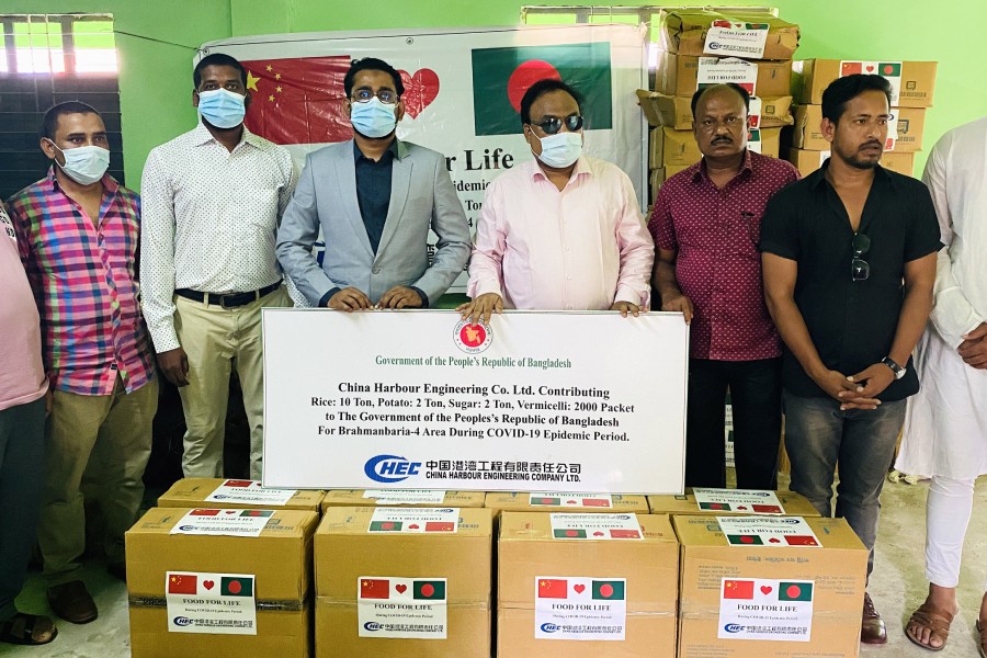 China Harbour donates foodstuffs for poor families in B’baria before Eid