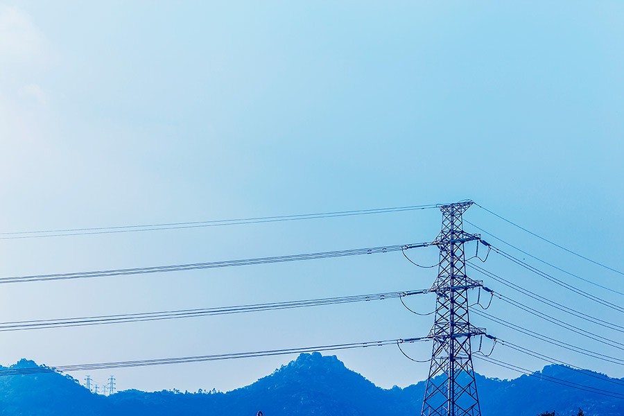 600,000 customers remain without electricity after cyclone
