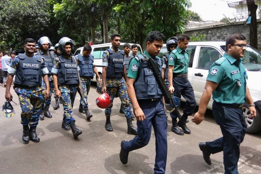 Almost 6,000 police infected with COVID-19