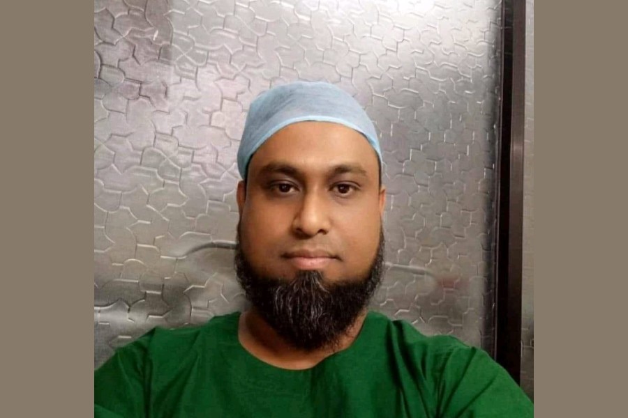 Islami Bank Hospital doctor Shakhawat Hossain dies from COVID-19