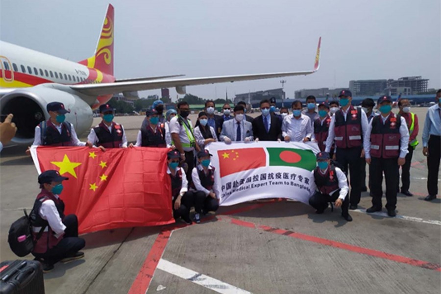 Combating COVID-19: Chinese medical team arrives in Dhaka