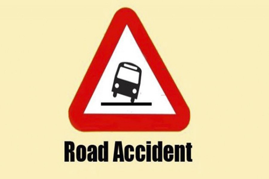 Head-on collision between truck and car kills four in Rajbari