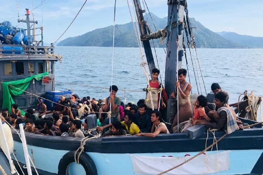 Traffickers demand payments for Rohingyas stranded at sea