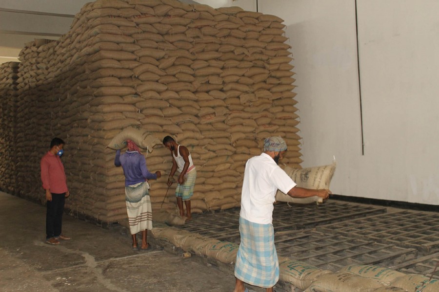 Govt to import rice amid price surge during pandemic