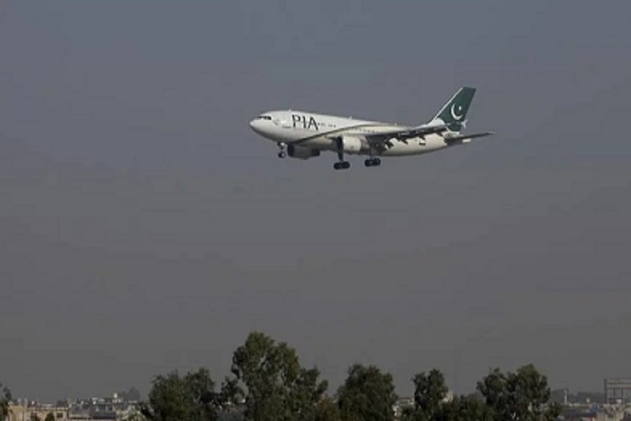 US bans Pakistan International Airlines flights over pilot concerns