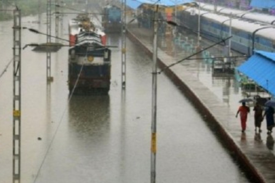 Flood hits road, rail networks