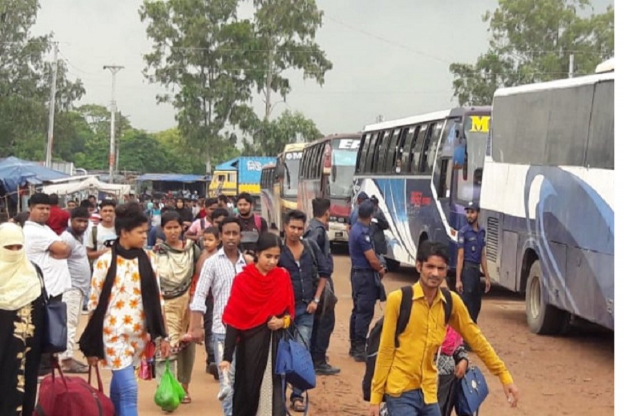 Pandemic makes little difference in pre-Eid home rush