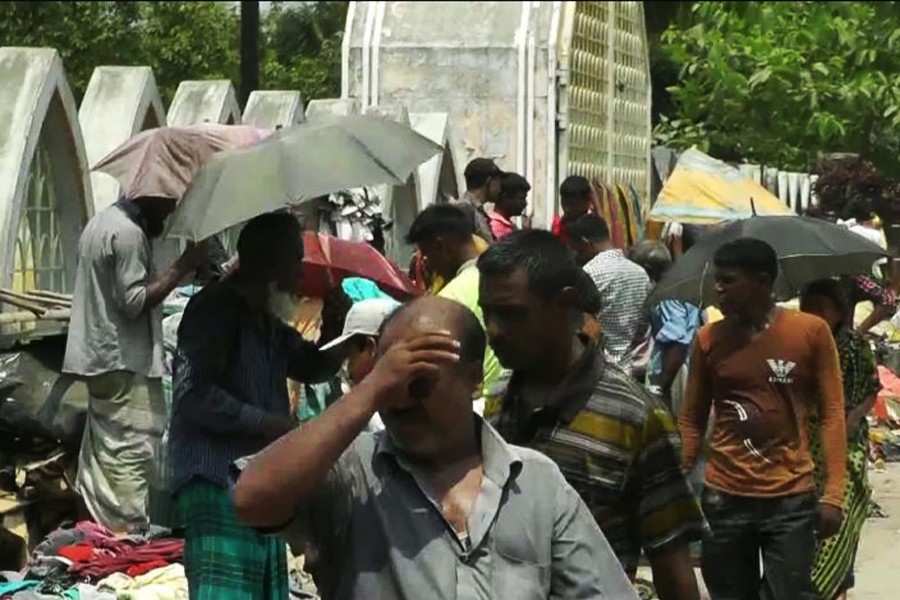 Hot weather lasts for another day in city