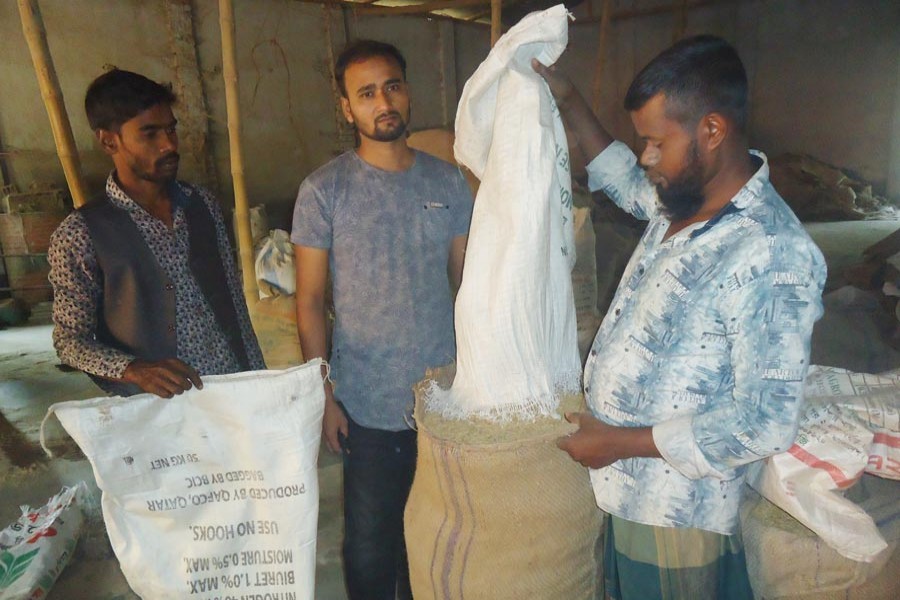 Govt fixes minimum wages for rice mill workers